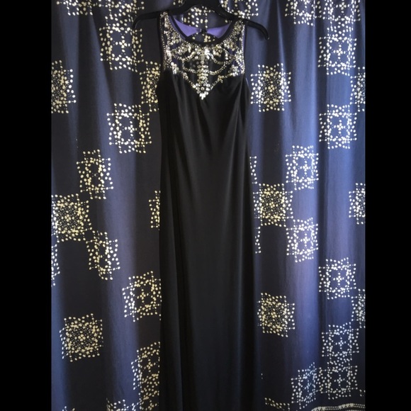 Windsor Black Long dress with Mesh Jewel Neckline - Picture 3 of 8